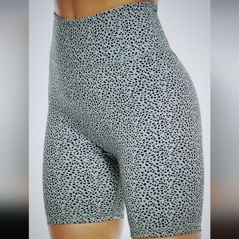 Persit spandex biker shorts. Color green. Size XL.